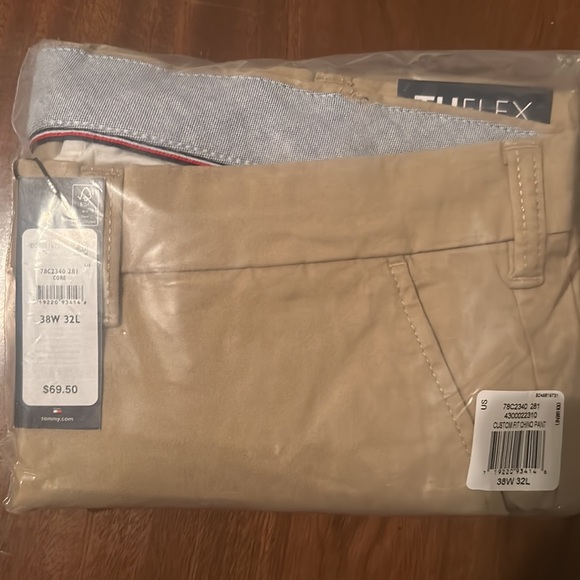 NWT. Tommy Hilfiger Chino - Picture 3 of 3